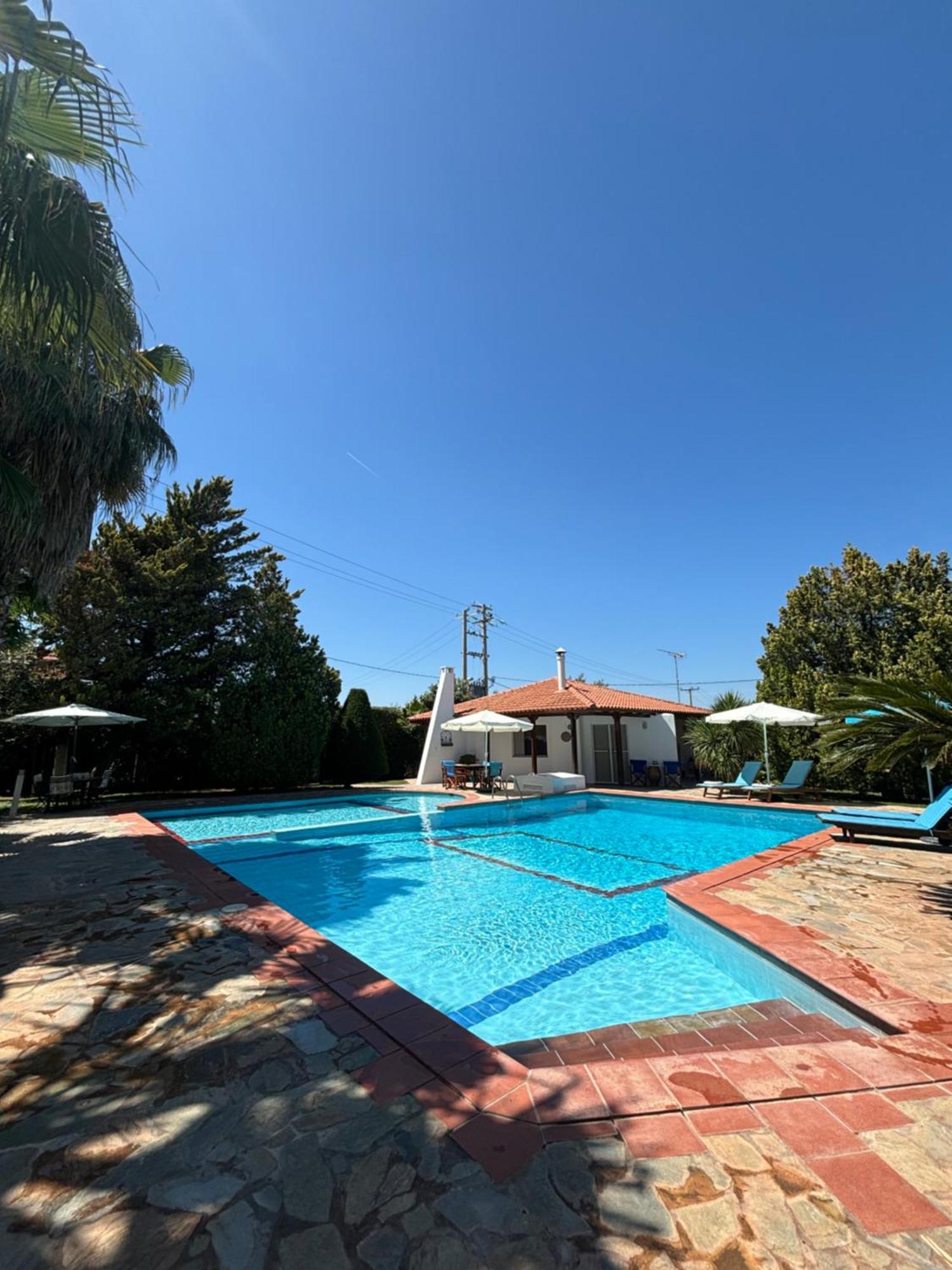 Country House With Pool And Big Garden Oropos Zewnętrze zdjęcie